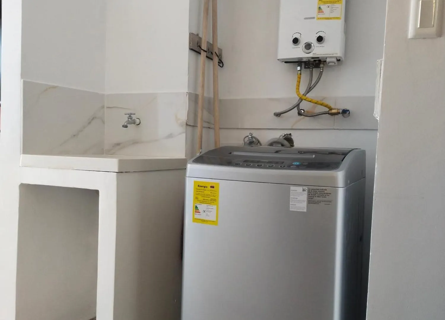Apartamento Cerca Al Poblado Muy Tranquilo Medellin Apartment